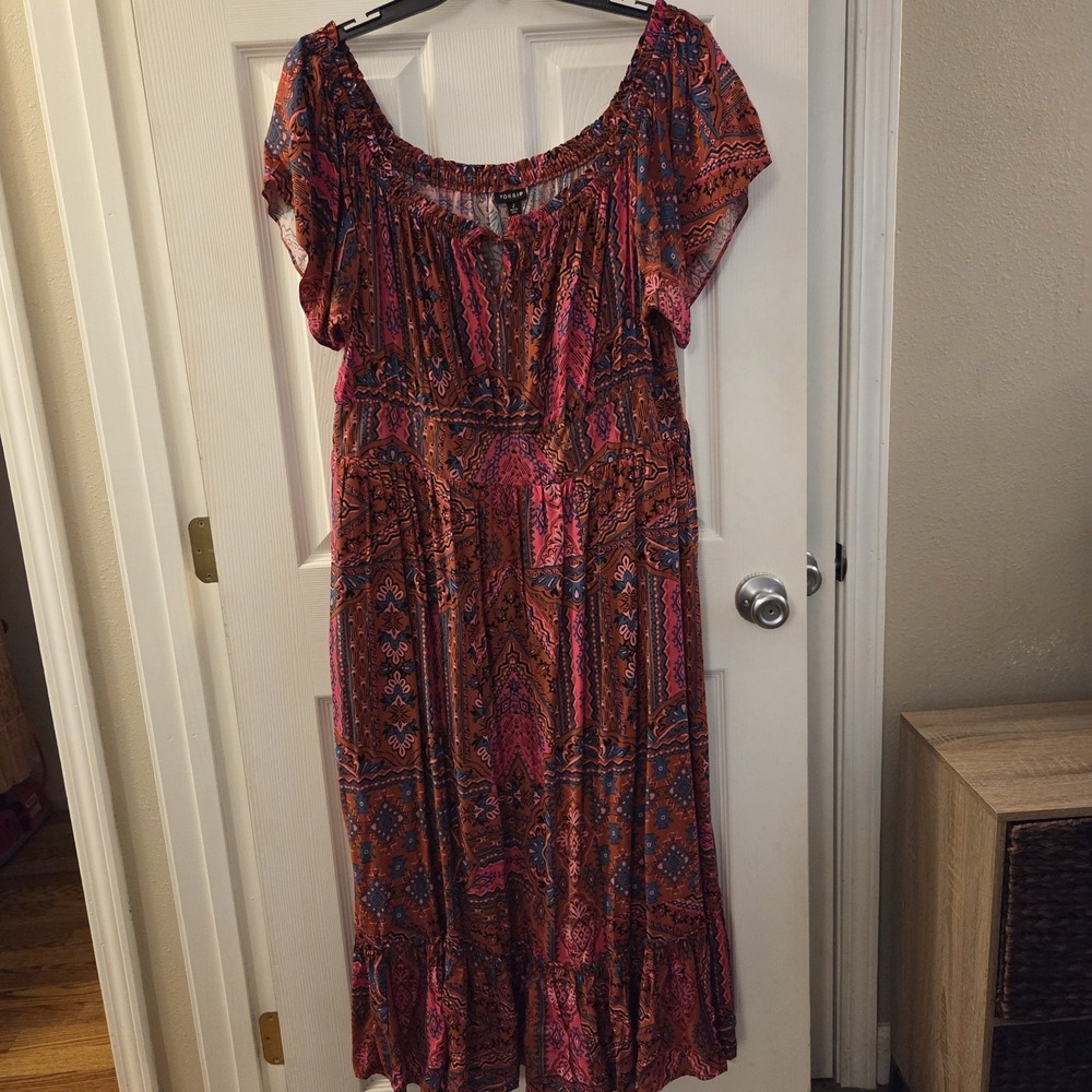 Torrid sz 2 brwn/pink geo print maxi dress off shoulder flowy boho peasant rayon